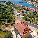 Apartment Teona Luxury With Jacuzzi And Terrace Sea View