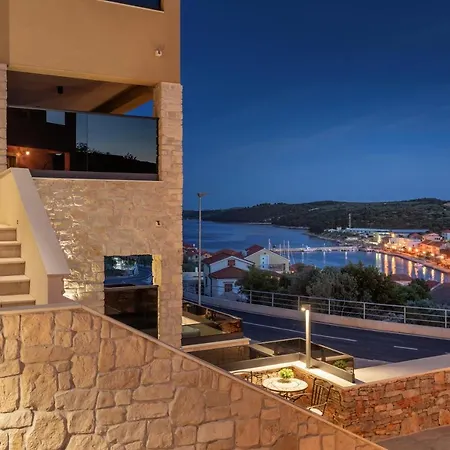 Teona Luxury With Jacuzzi And Terrace Sea View شقة *