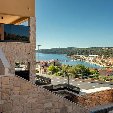 Apartmán Teona Luxury With Jacuzzi And Terrace Sea View
