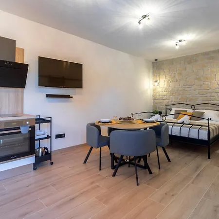 Appartamento Teona Luxury With Jacuzzi And Terrace Sea View Sali
