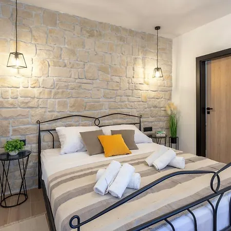 Teona Luxury With Jacuzzi And Terrace Sea View Apartmán Sali