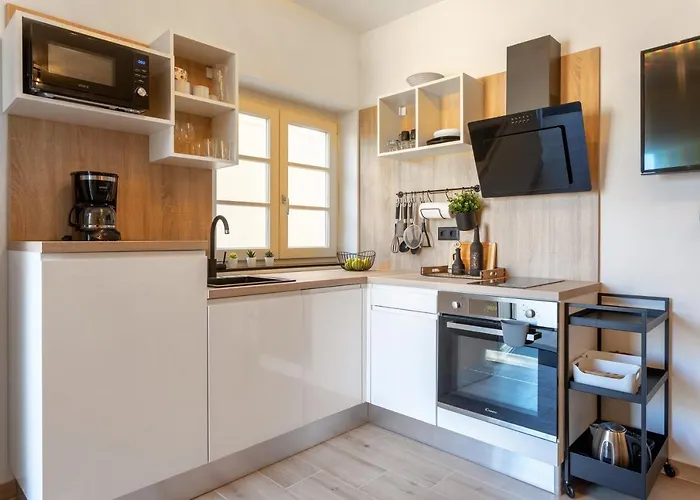 Teona Luxury With Jacuzzi And Terrace Sea View 아파트 *