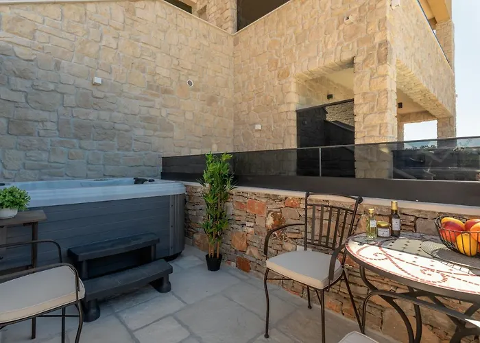 Teona Luxury With Jacuzzi And Terrace Sea View 아파트 *